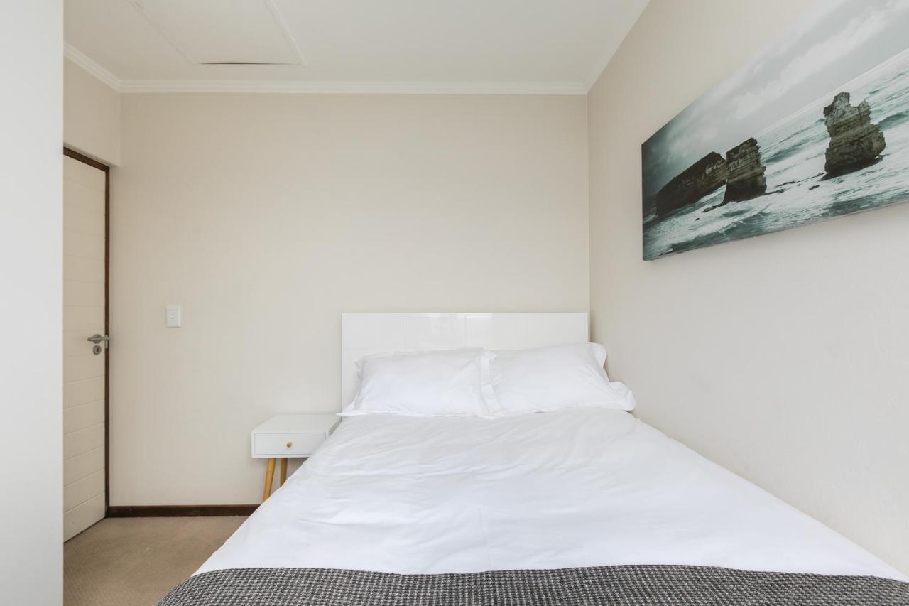 Modern Apartment In A Secure Golf Estate.Wifi Roodepoort Extérieur photo
