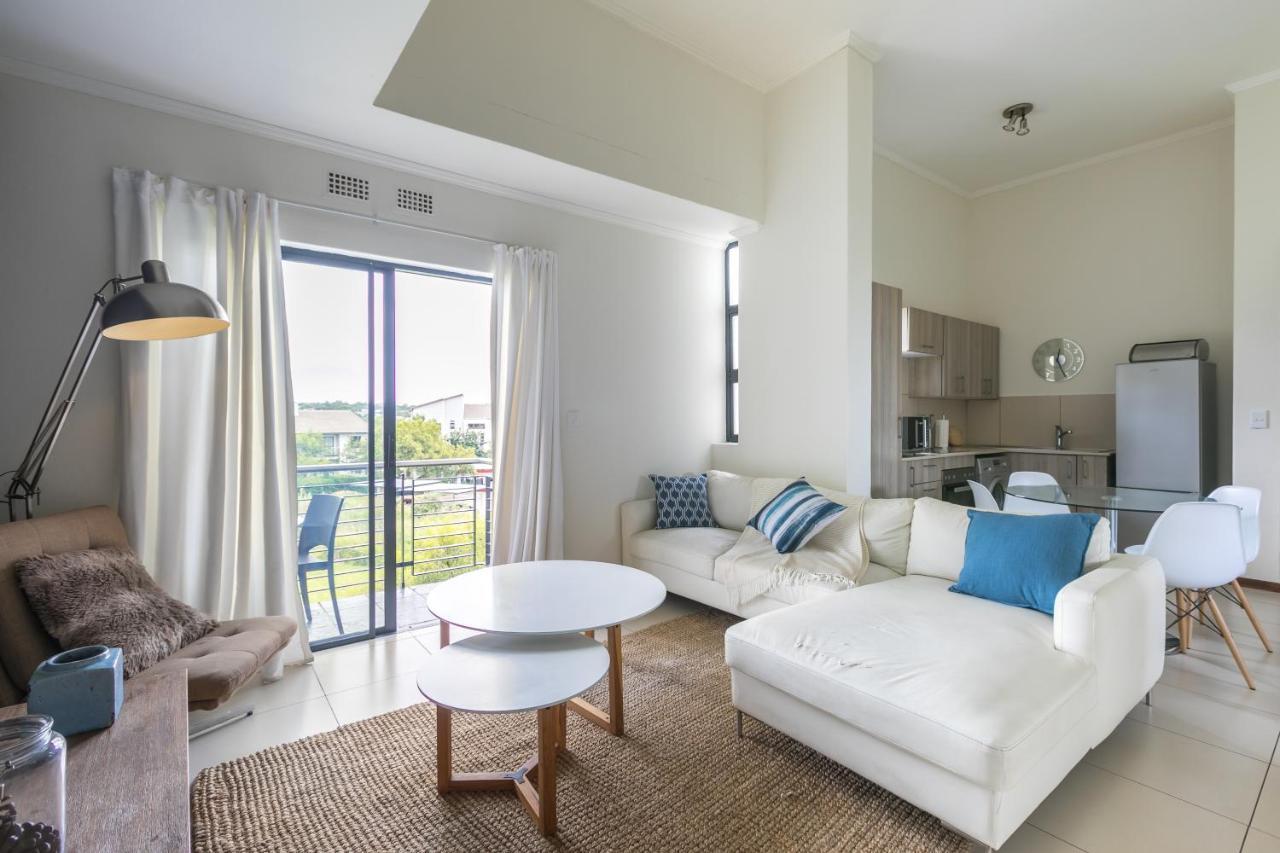 Modern Apartment In A Secure Golf Estate.Wifi Roodepoort Extérieur photo