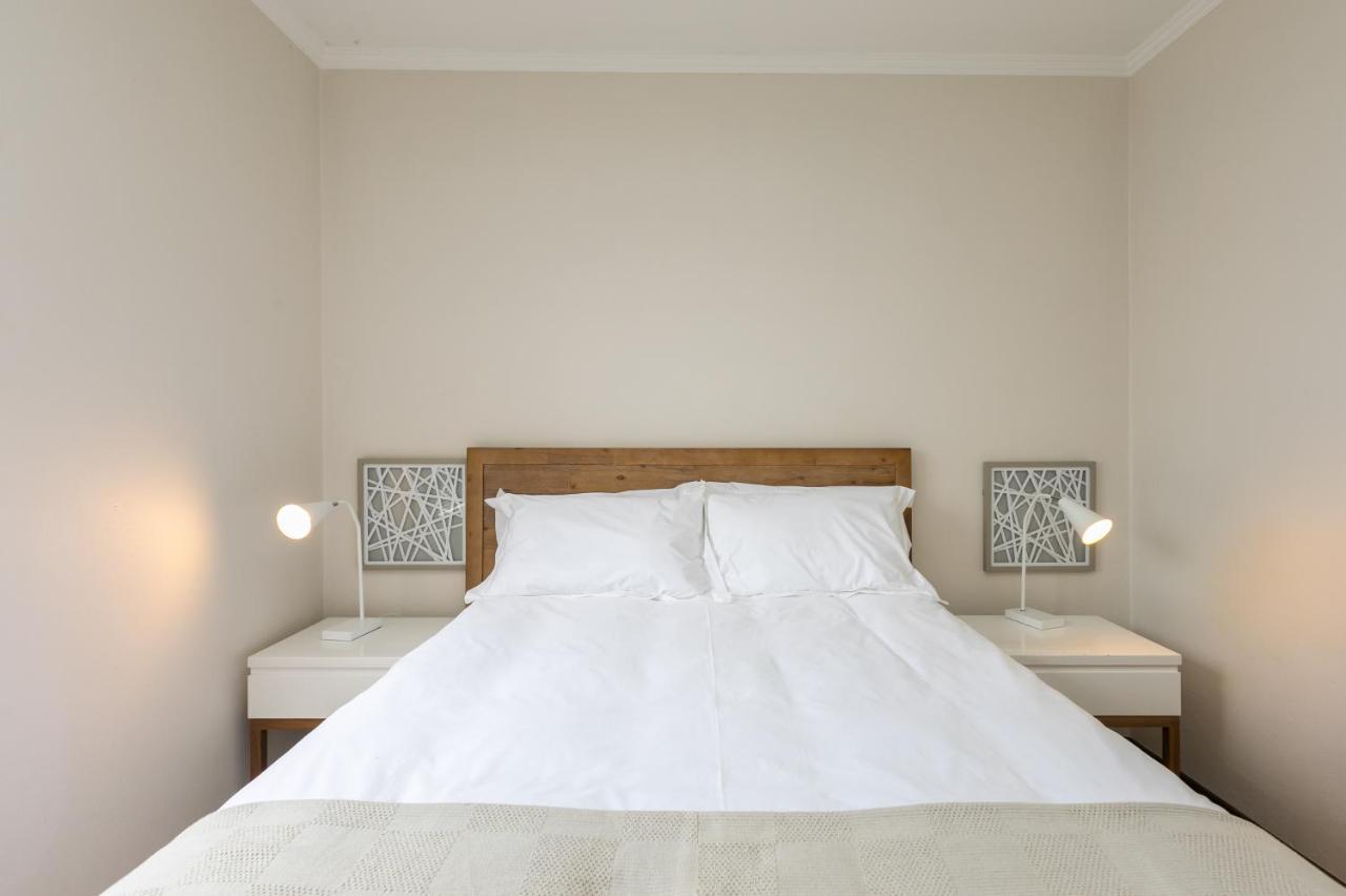 Modern Apartment In A Secure Golf Estate.Wifi Roodepoort Extérieur photo