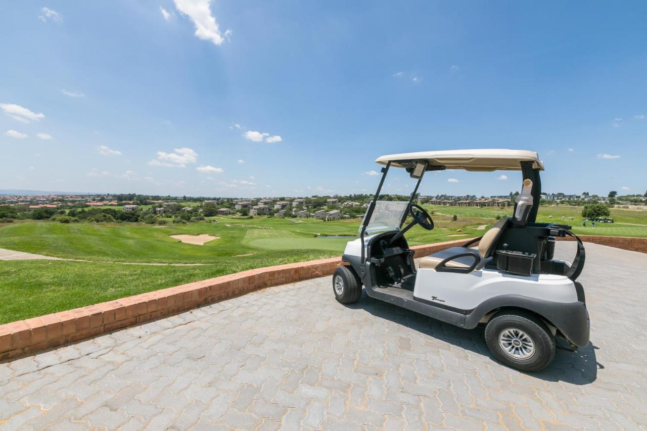 Modern Apartment In A Secure Golf Estate.Wifi Roodepoort Extérieur photo