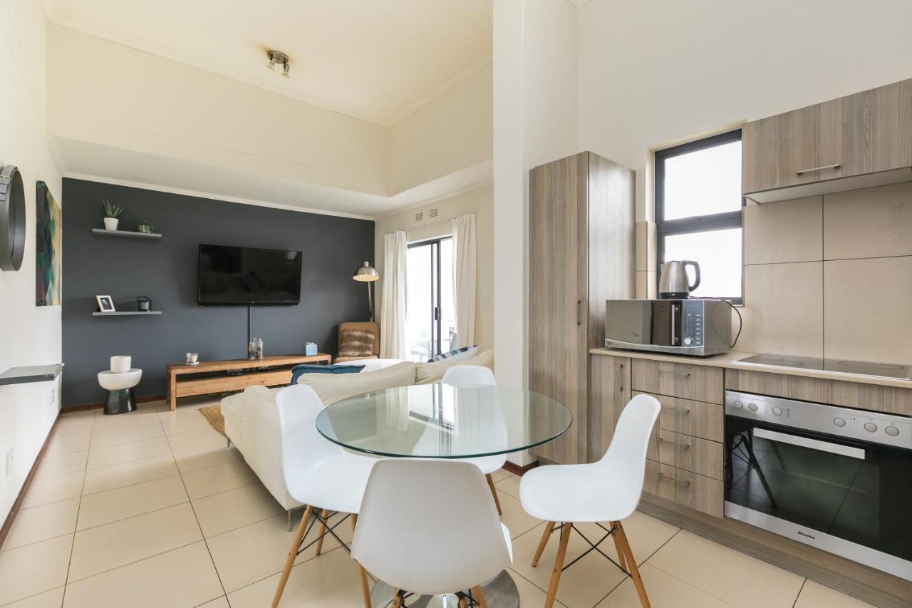 Modern Apartment In A Secure Golf Estate.Wifi Roodepoort Extérieur photo